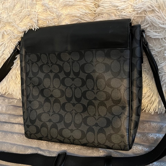 COACH - Map Bag - Picture 2 of 5